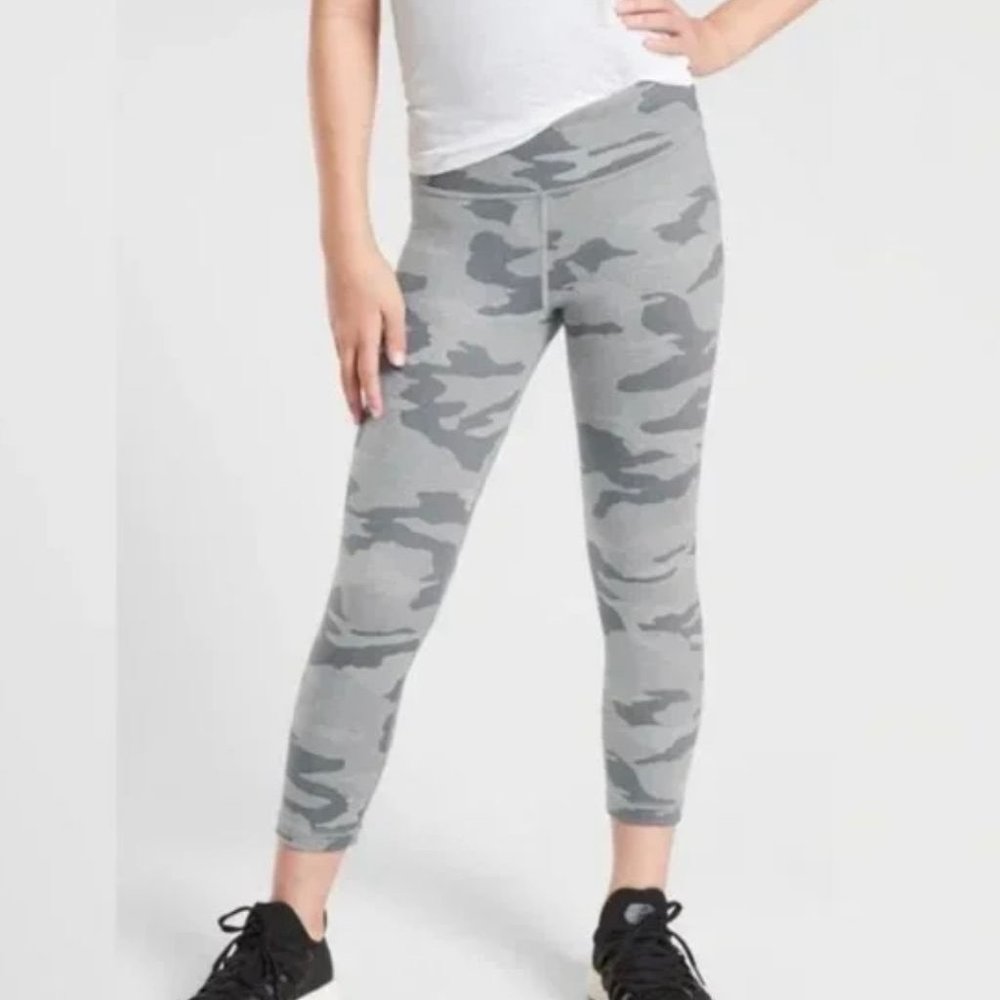Athleta Girl Printed Chit Chat Capri Gray Camo